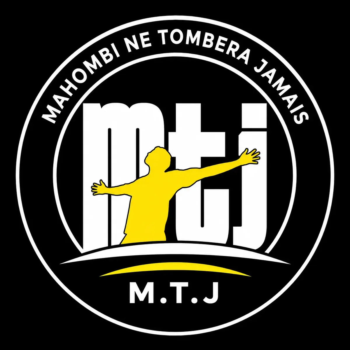 Logo circulaire M.T.J avec silhouette jaune en prière, fond noir et cercle blanc avec le slogan Mahombi Ne Tombera Jamais